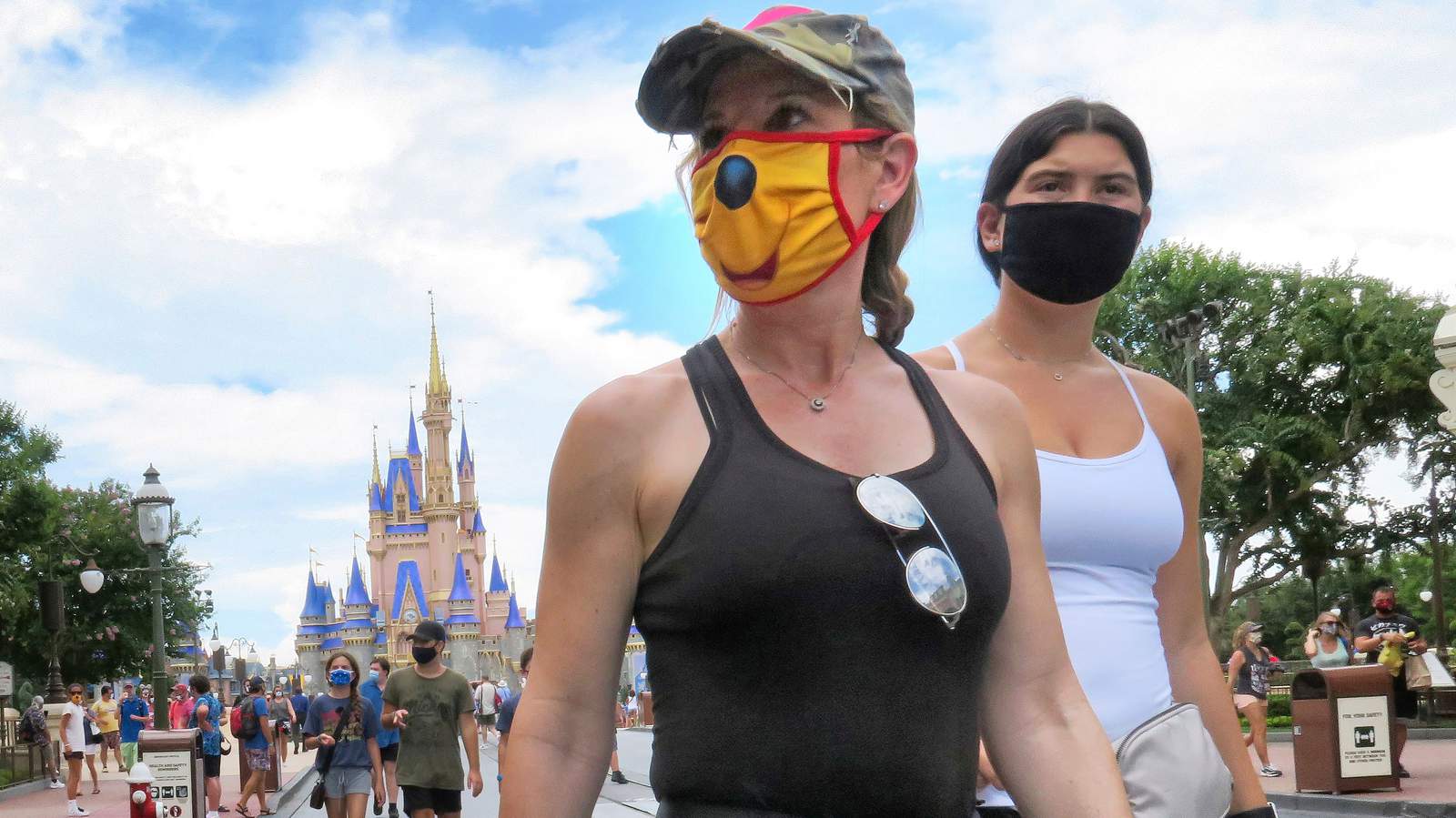 Es probable que los parques temáticos de Disney requieran mascarillas hasta finales del 2021