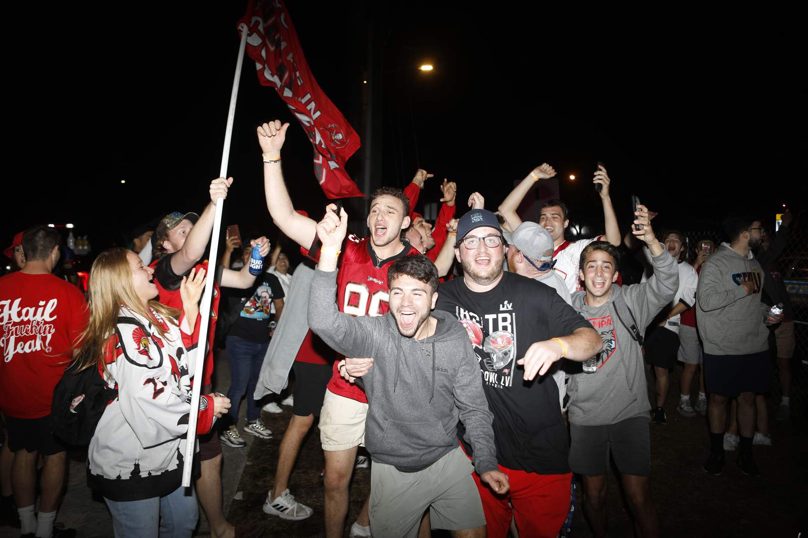 Mientras celebran la victoria del Super Bowl, Florida registró más de cinco mil nuevos contagios