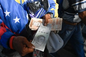 Venezuela, a meses de convertirse en “campeón mundial” de la hiperinflación más larga de la historia