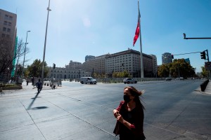 Santiago de Chile inicia reapertura gradual tras un mes de cuarentena total