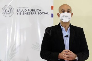 El ministro de salud paraguayo deja su cargo en medio de crisis sanitaria