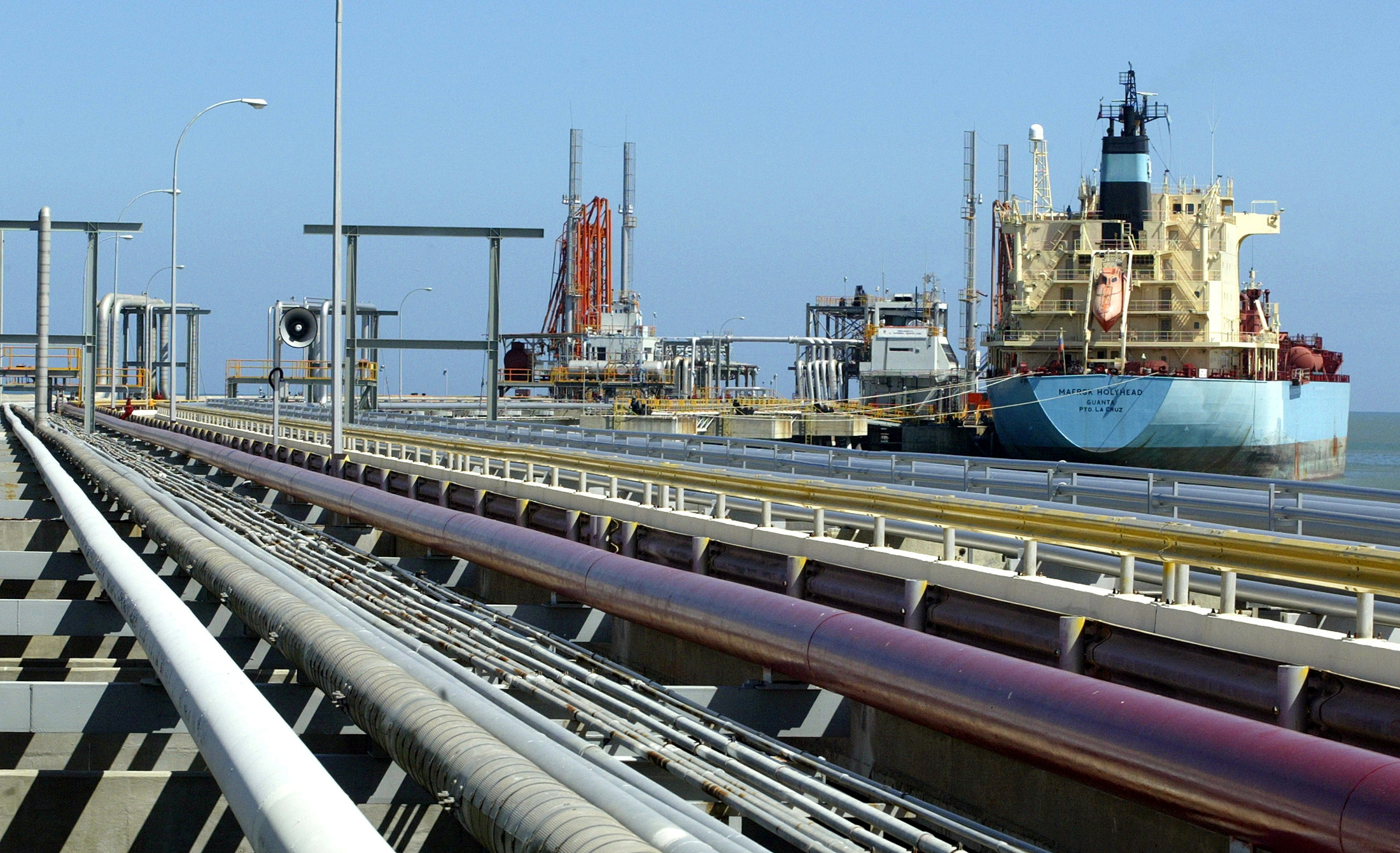 Reuters: Exportaciones petroleras de Venezuela superaron los 700 mil b/d en octubre