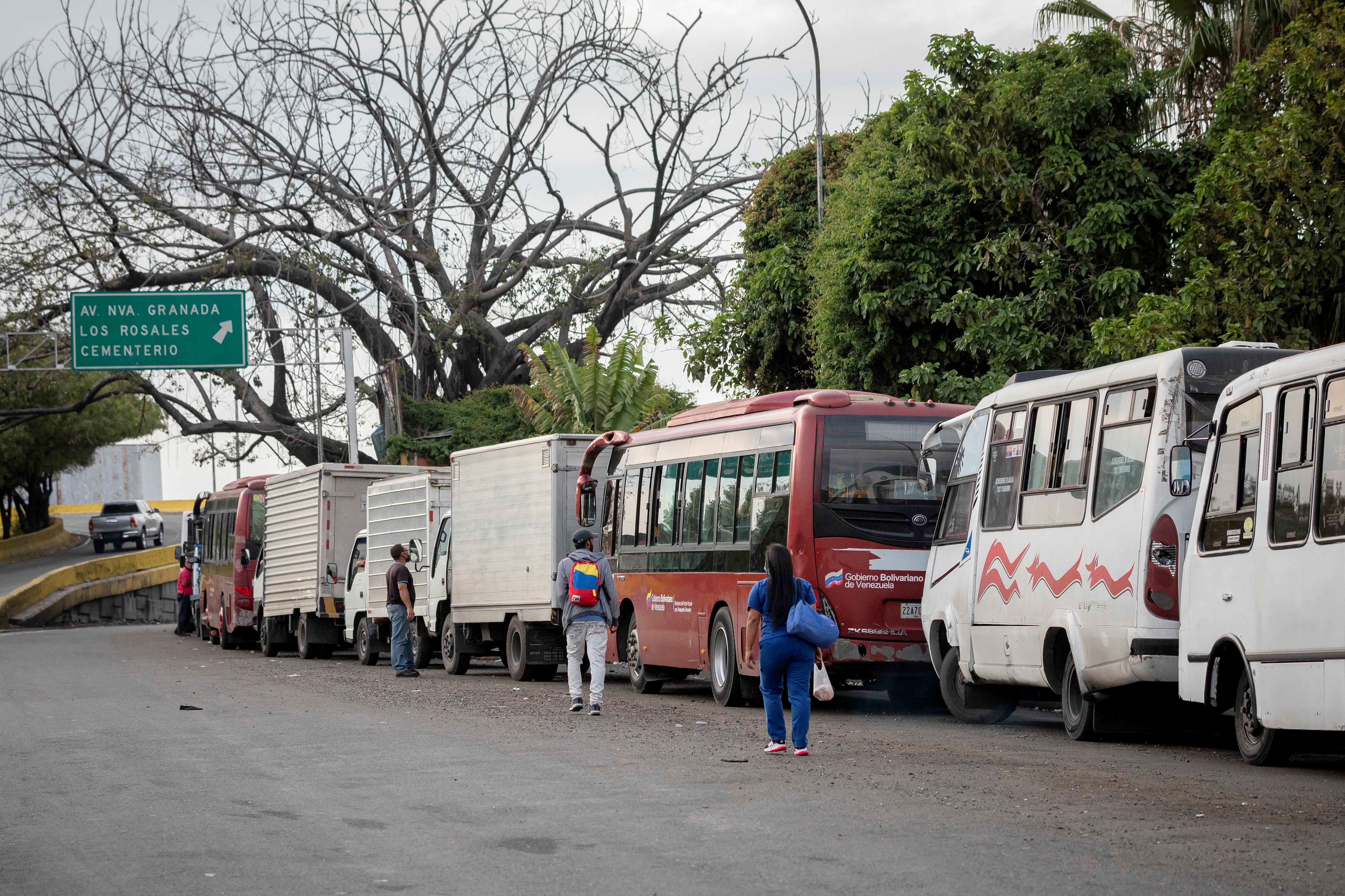 Escasez de combustible merma las ganancias del sector transporte venezolano
