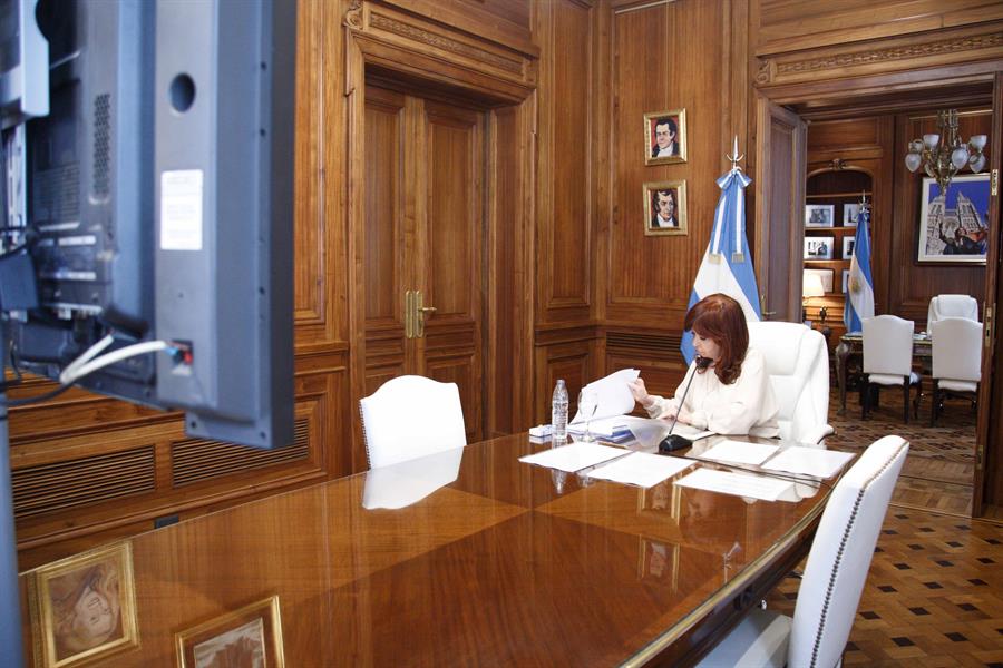 Cristina Fernández se victimiza y califica de “persecución judicial” investigación que le siguen por venta de divisas