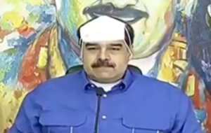 La inteligencia de Maduro brilla… por su ausencia: “El tapabocas debe cubrir bien la pantorrilla” (VIDEO)