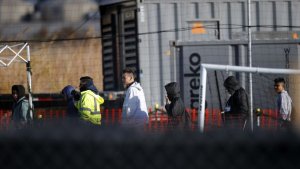 Migrantes detenidos por ICE en California denunciaron contagio con bacteria