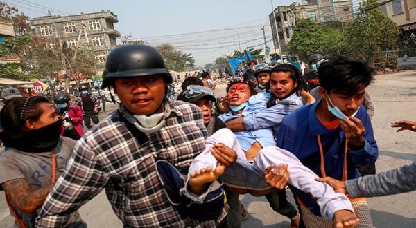 Condena internacional por la sangrienta represión en Birmania