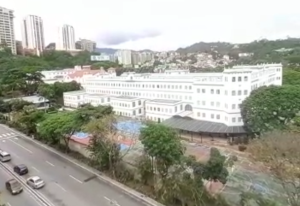 Repican las campanas en el Colegio La Salle instantes antes de iniciar el acto de beatificación del Dr. José Gregorio Hernández (VIDEO)