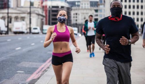 Estudio reiteró que correr con mascarilla es perjudicial para los sistemas respiratorio y cardiovascular