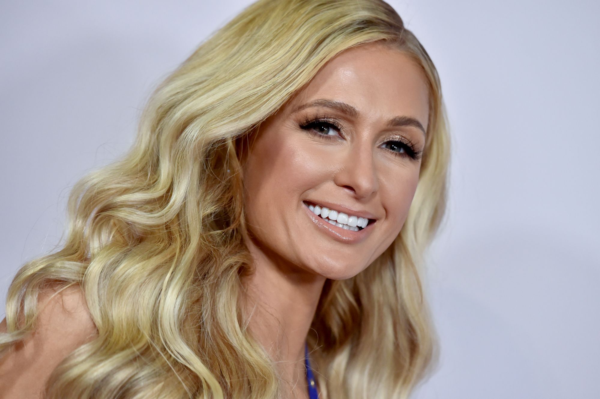 Paris Hilton reveló que fue abusada por su maestro de octavo grado