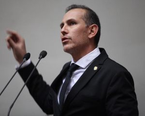 Carlos Lozano: Ayer impedimos el robo del partido Camina en el estado Carabobo