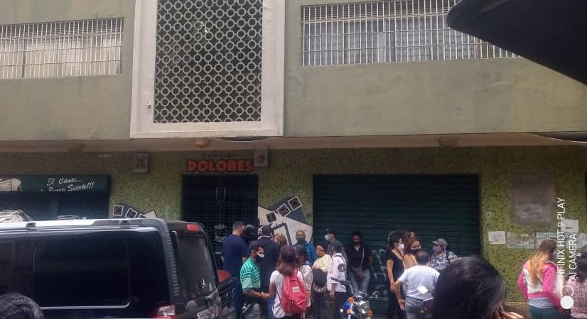 Denuncian que el Cupaz invadió y secuestró un edificio en Caracas (FOTOS)