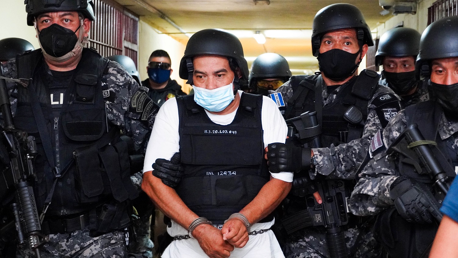 Ex policía asesino en El Salvador es vinculado con desapariciones de personas cerca de su segunda residencia