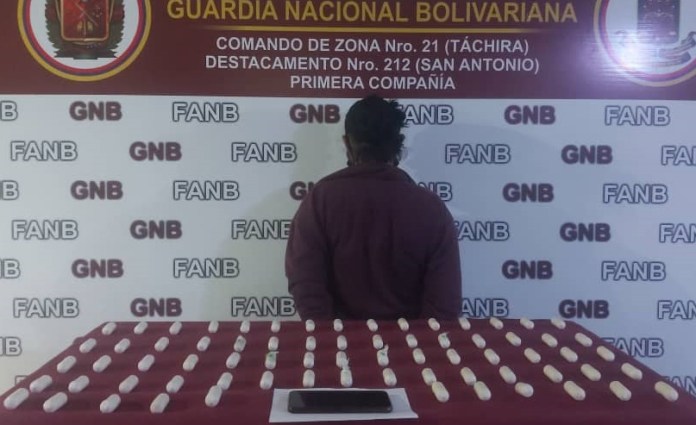 La detuvieron por llevar 71 envoltorios de cocaína dentro de su morral en Táchira