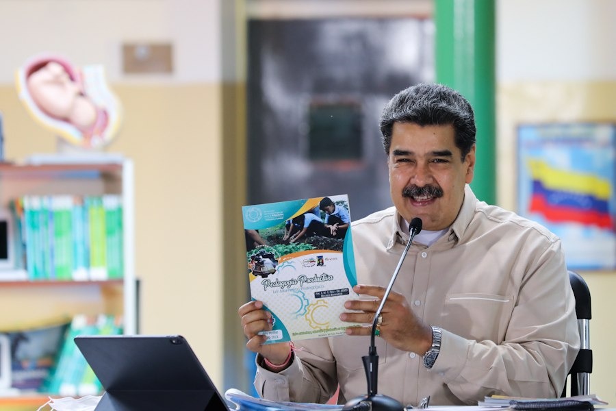 Maduro pone nuevamente fecha para reanudar las clases presenciales en Venezuela