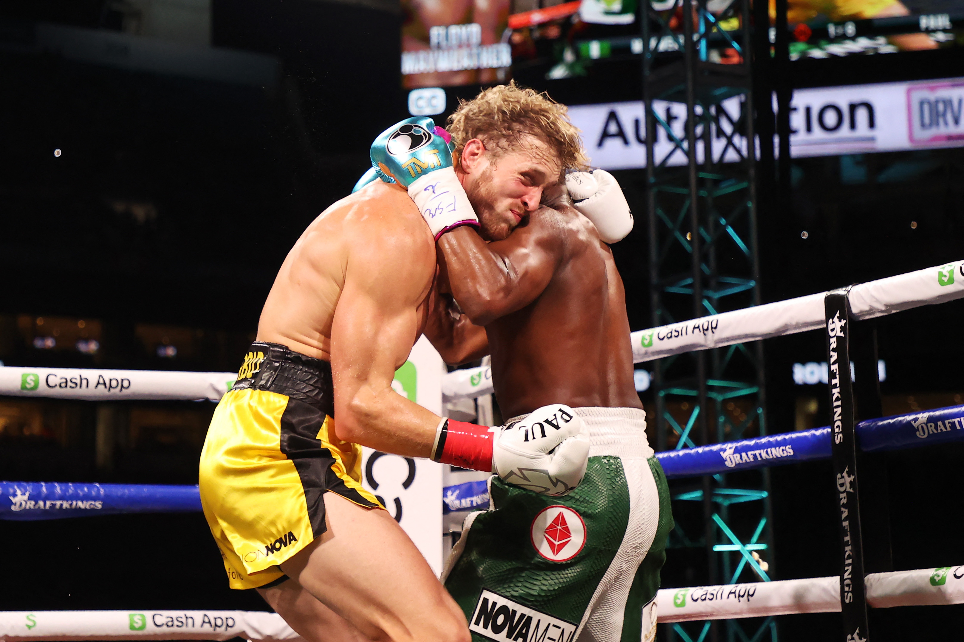 La polémica acción que dejó el combate de Mayweather con Logan Paul (VIDEO)