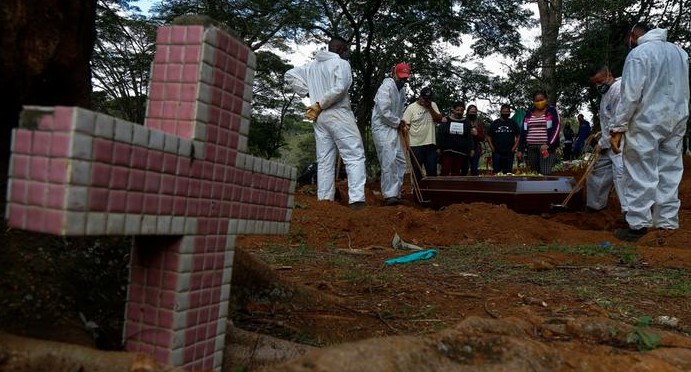Amplían cementerio en el norte de Uruguay debido a aumento de muertes por el Covid-19