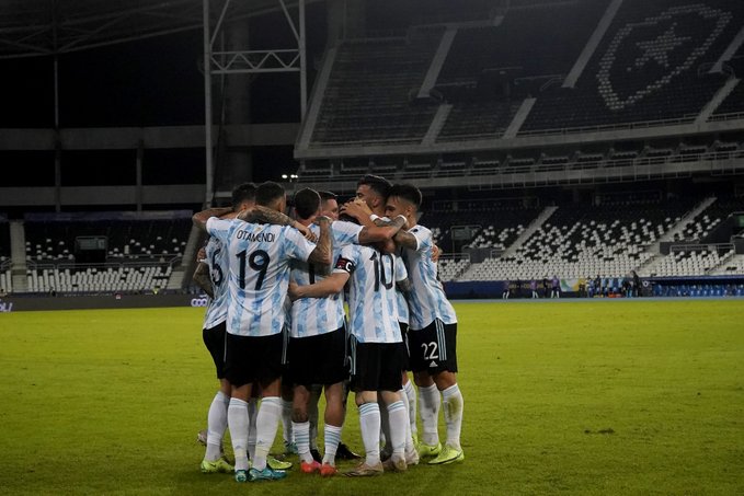 Argentina busca mantener su ventaja frente a Uruguay para asegurar sus primeros tres puntos 