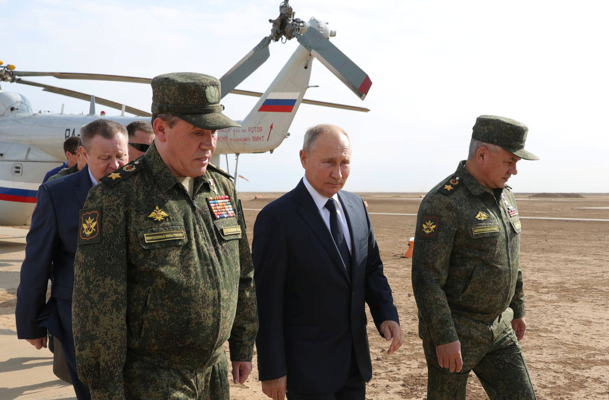 Rusia exhibe fuerza militar en plena escalada de tensión con la Otan