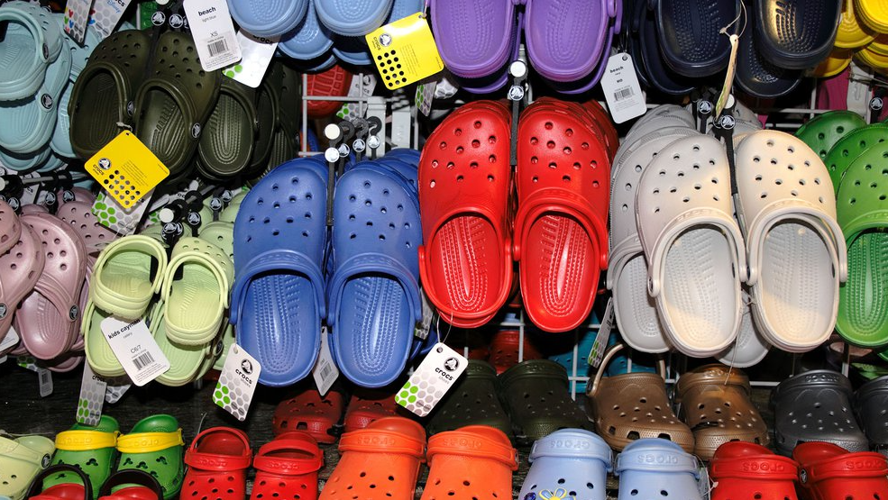 ¡Crocs con tacones! El calzado de Balenciaga que causó polémica en las redes (FOTOS)