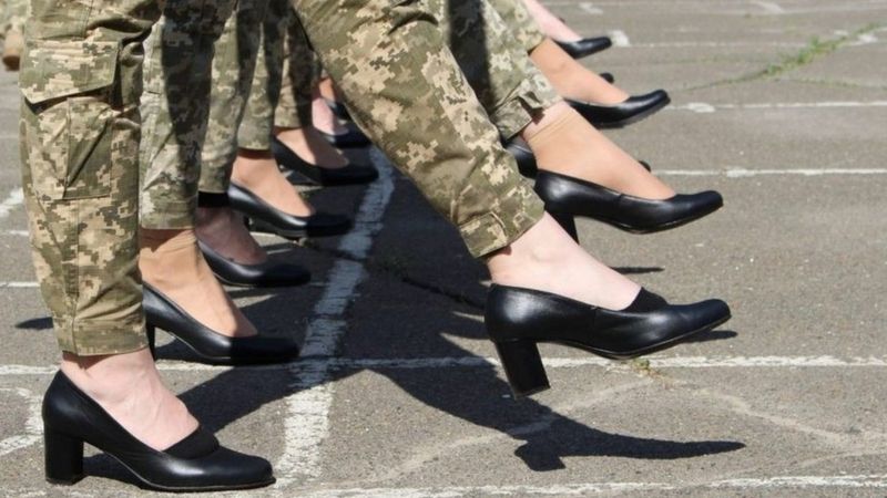 El escándalo de tacones en ejército ucraniano, un problema de sexismo y acoso (Fotos)