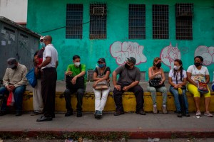Chavismo reportó casi 900 nuevos casos por Covid-19 en el país