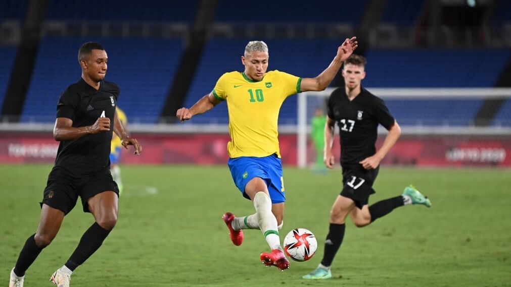 La Brasil de Richarlison comienza su defensa del oro olímpico goleando a Alemania