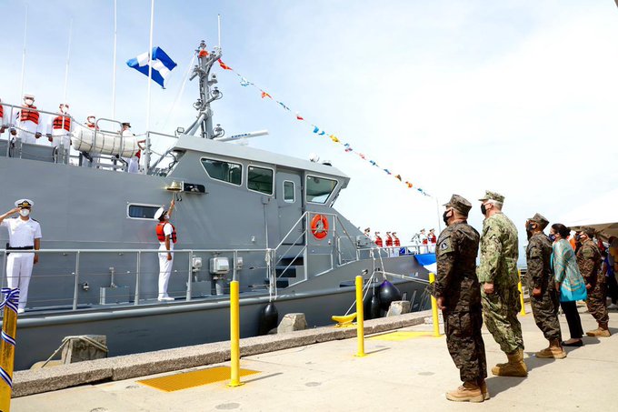 EEUU entregó un buque de patrulla costera a El Salvador para combatir el narcotráfico