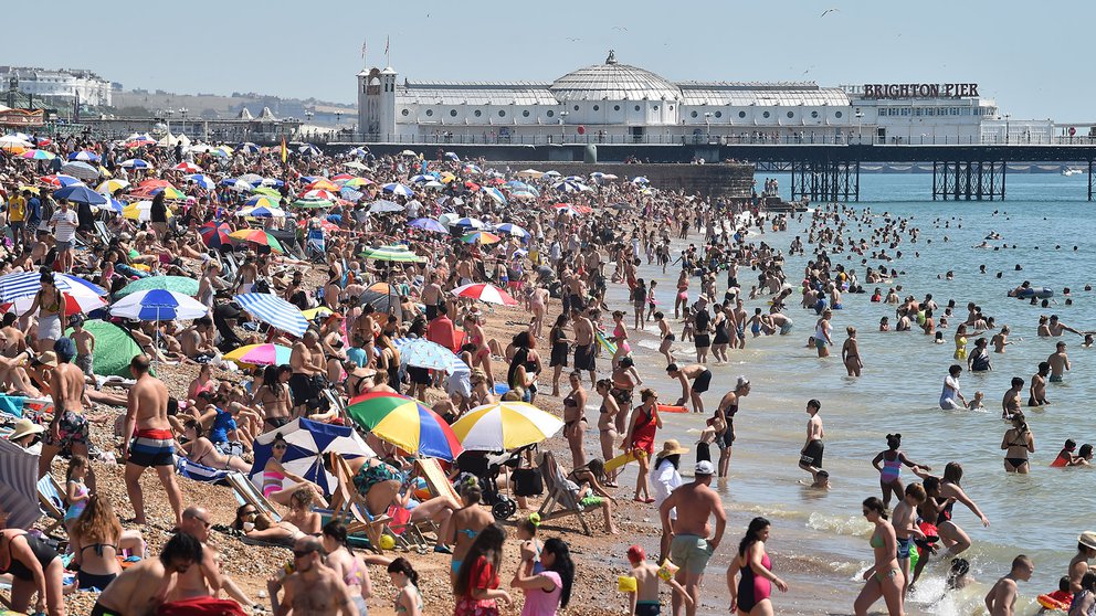Drama en playa inglesa: Se ahogó frente a sus hijos tras ser arrastrado por la corriente
