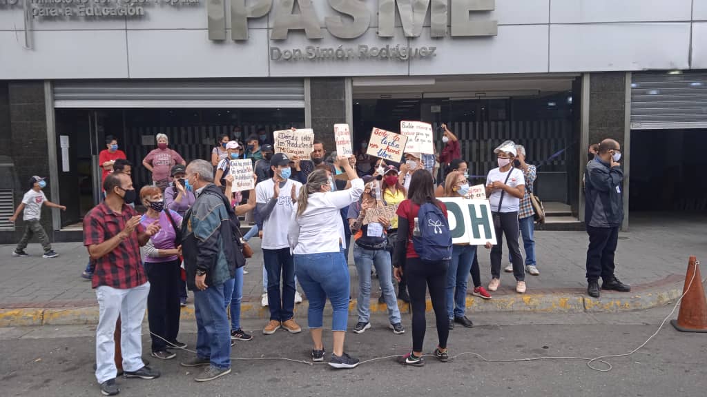 Docentes protestan en el centro de Caracas: Exigen salarios dignos #8Jul (Video y Foto)