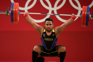 ¡GRANDE! Keydomar Vallenilla se coronó con la segunda plata olímpica para Venezuela en halterofilia en Tokio 2020