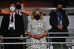 Jill Biden representó a EEUU en la ceremonia de apertura de los Juegos Olímpicos de Tokio (FOTOS)