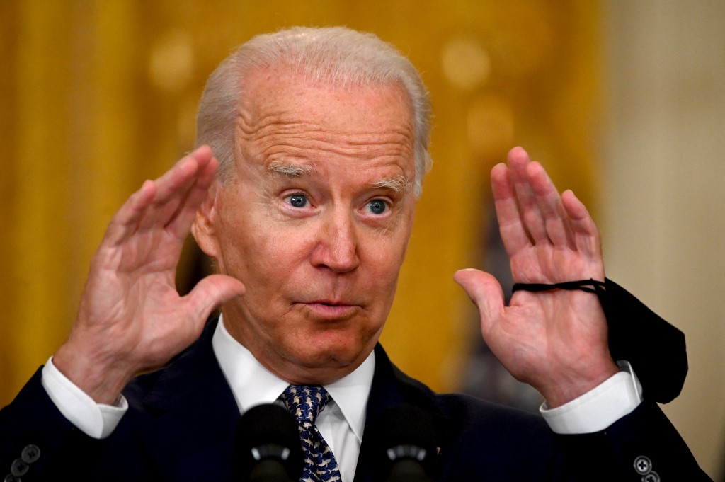 Biden celebró aprobación de la ley de infraestructuras en la Casa Blanca
