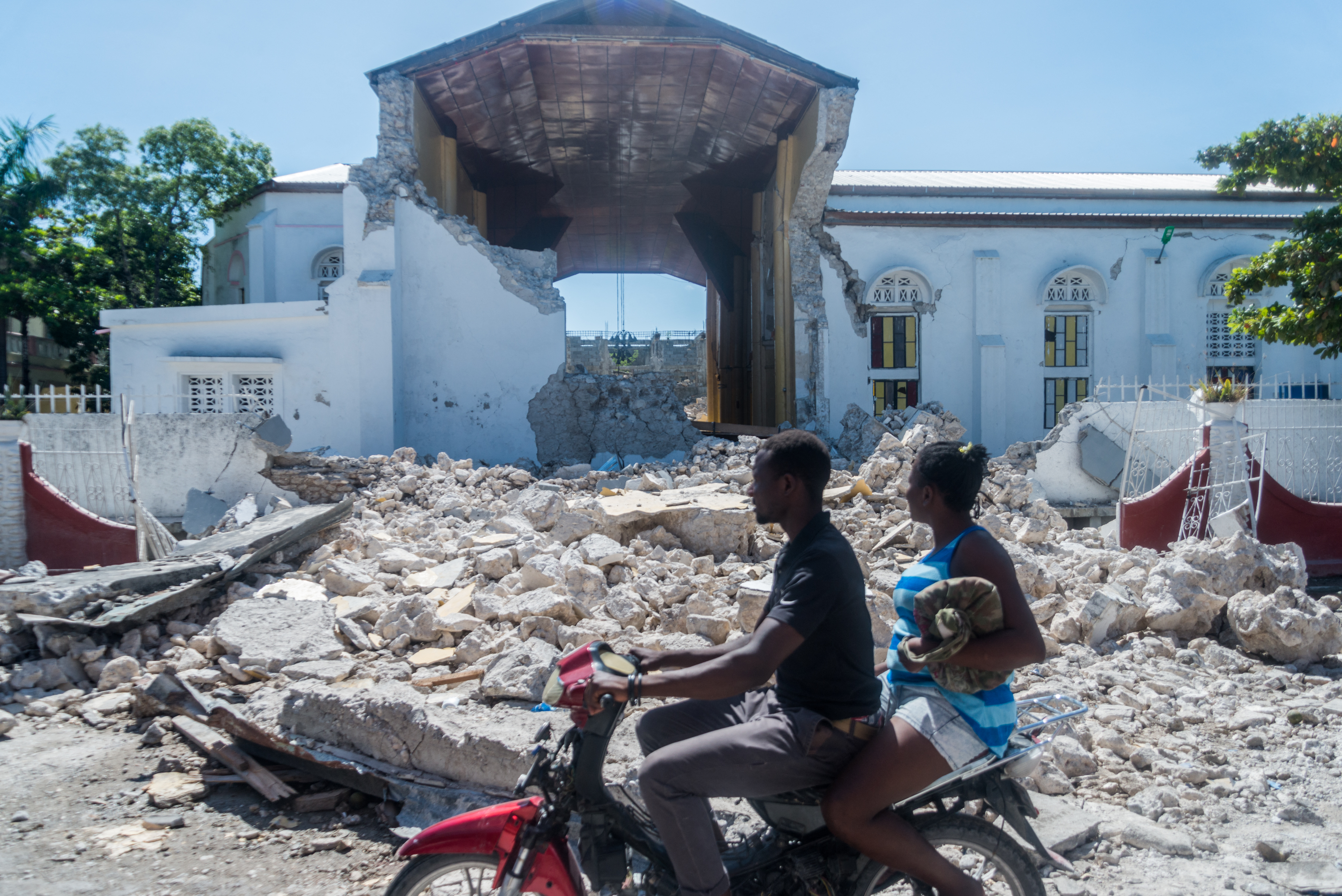 Más de 2.000 fallecidos tras el sismo en Haití