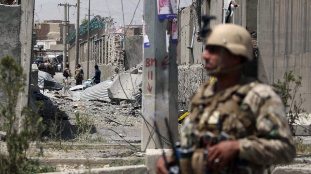 Se registran combates urbanos con saldo de civiles muertos al sur de Afganistán