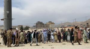 EEUU presiona a los talibanes para que dejen un corredor seguro al aeropuerto de Kabul