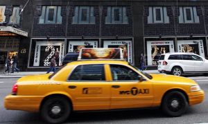 La insólita forma en que un taxista de Nueva York descubrió que su pasajera estaba muerta