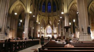 Ex obispo aseguró que la diócesis de Nueva York encubrió por décadas el abuso sexual a menores