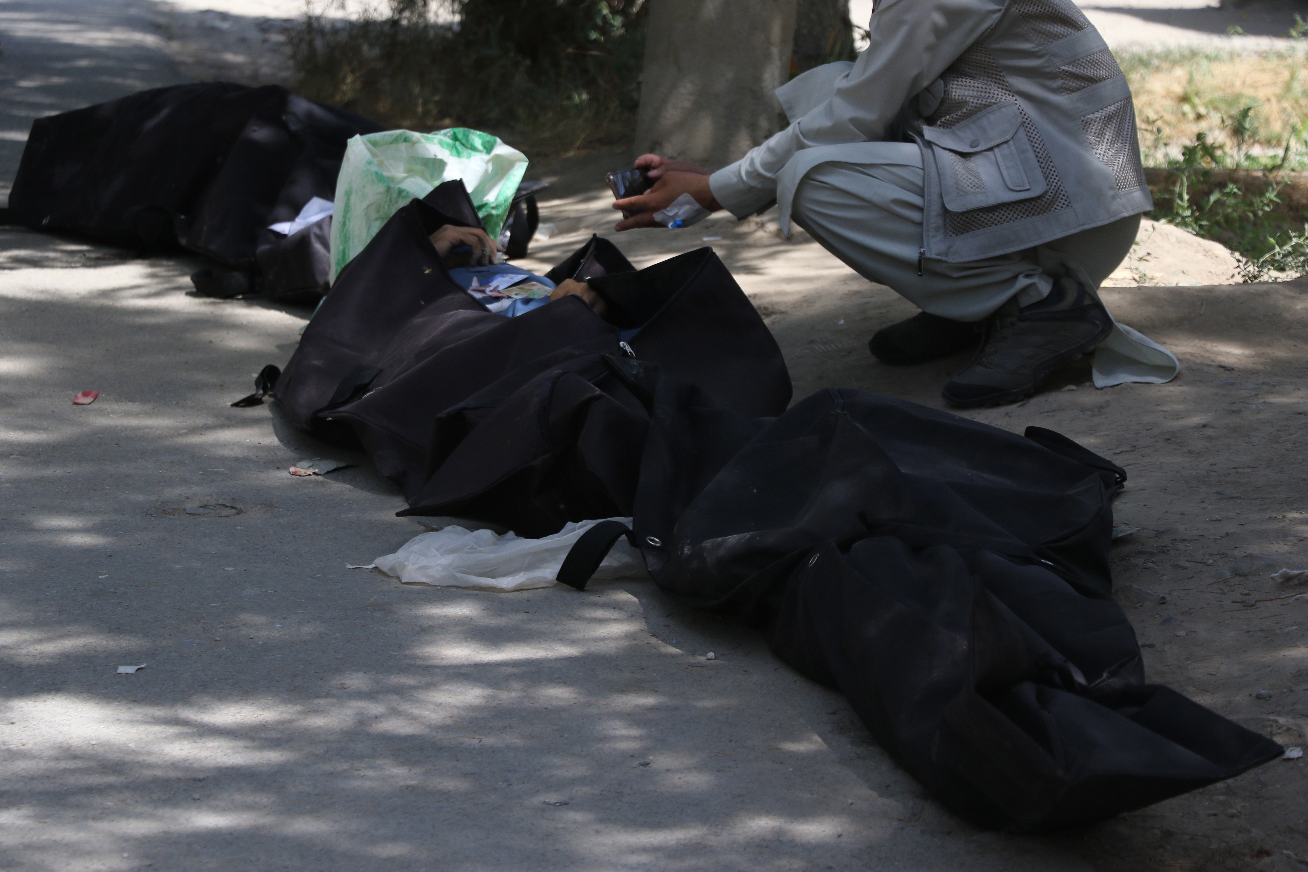 Aumentan a 161 los muertos en el atentado en el aeropuerto de Kabul