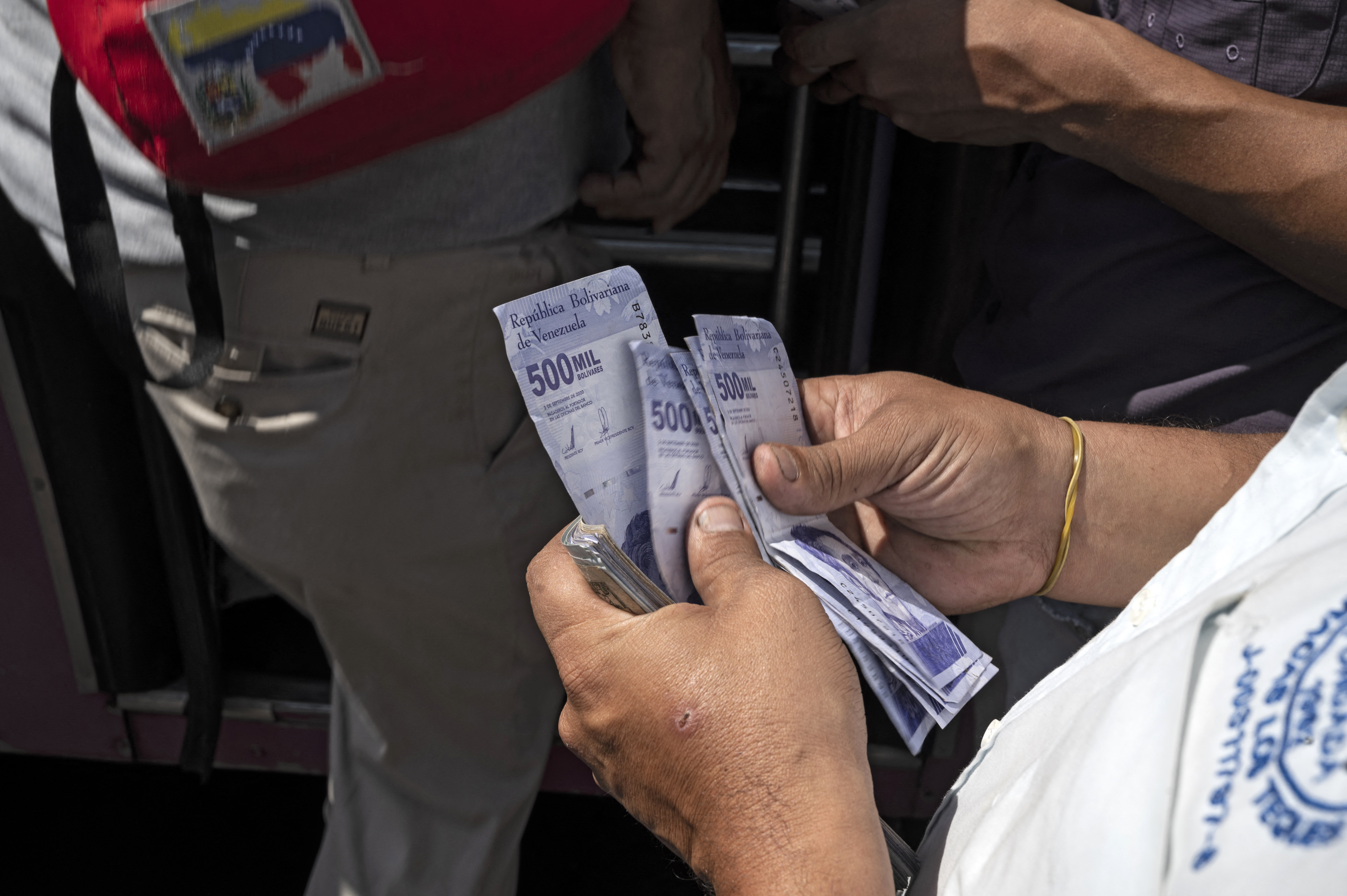 Consecomercio: El decretar un Bolívar Digital no va a contribuir a reducir la inflación