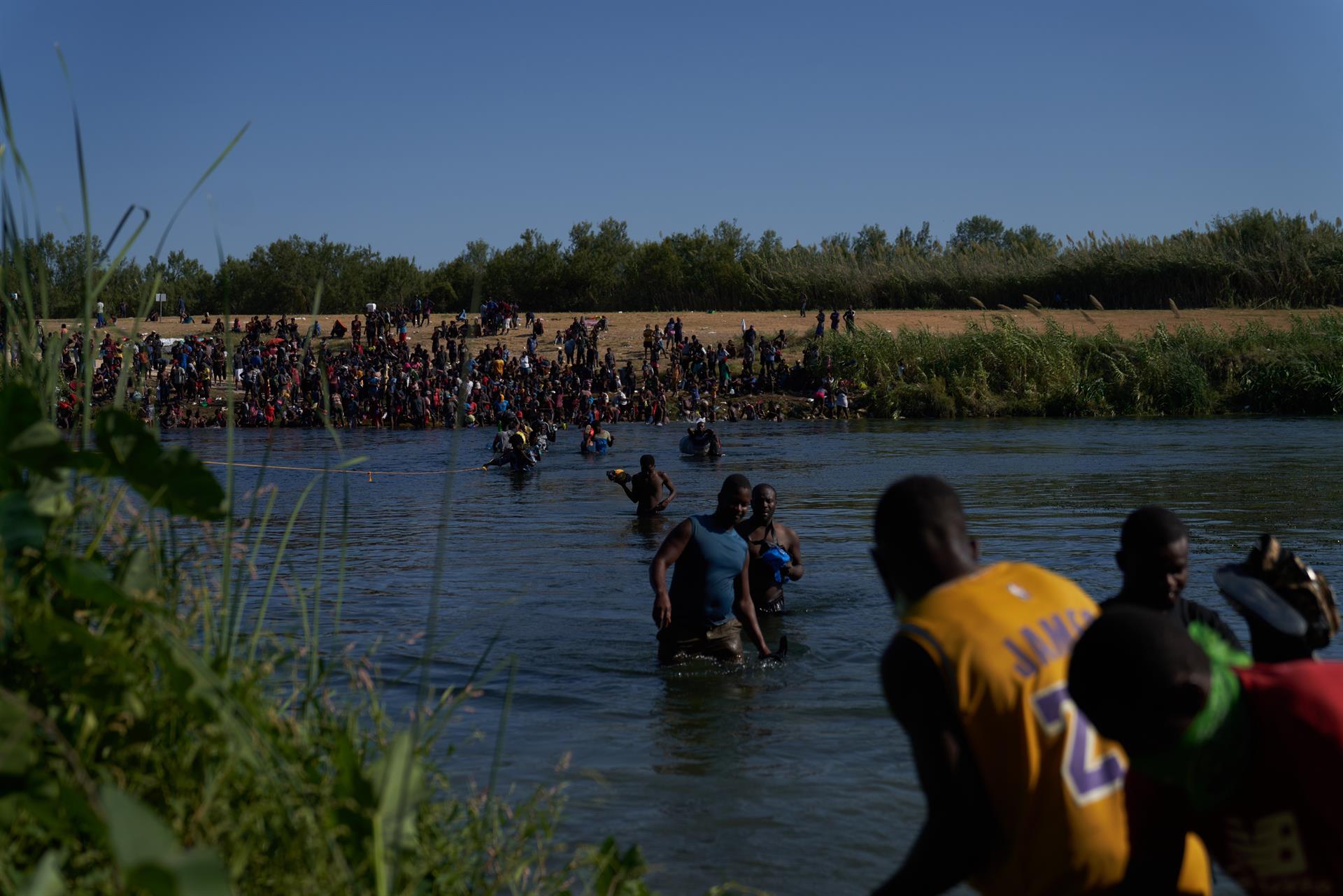 EEUU ordena una investigación sobre violencia contra haitianos en la frontera