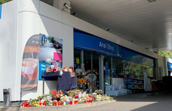 Conmoción en Alemania por asesinato de joven que pidió a su cliente que usara mascarilla