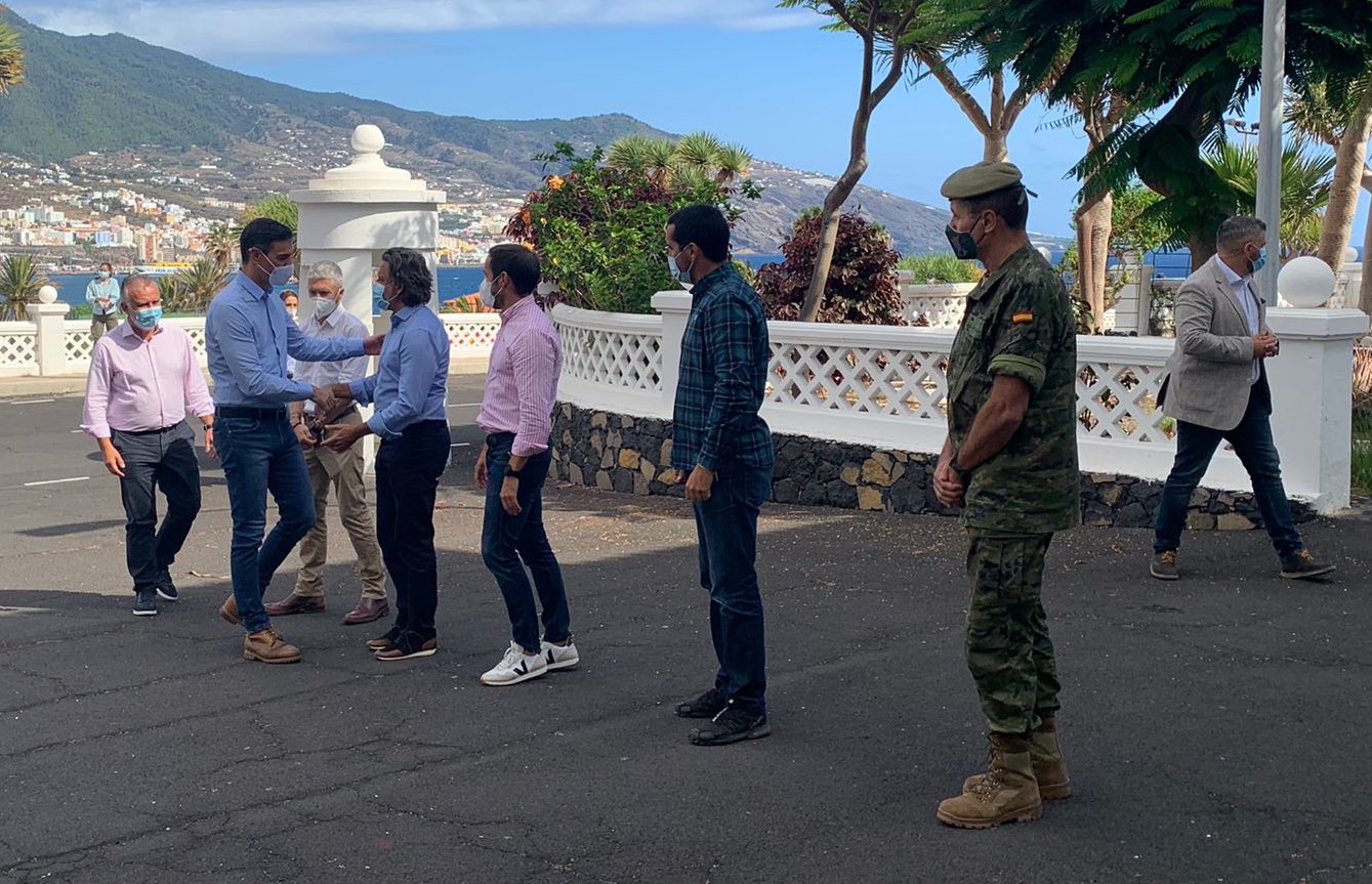 Pedro Sánchez llegó a La Palma tras la crisis ocasionada por la erupción del volcán (Fotos y video)