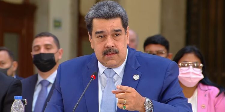 Maduro, picado y nervioso en la Celac: Criticó y retó a un debate a los presidentes de Paraguay y Uruguay (VIDEO)
