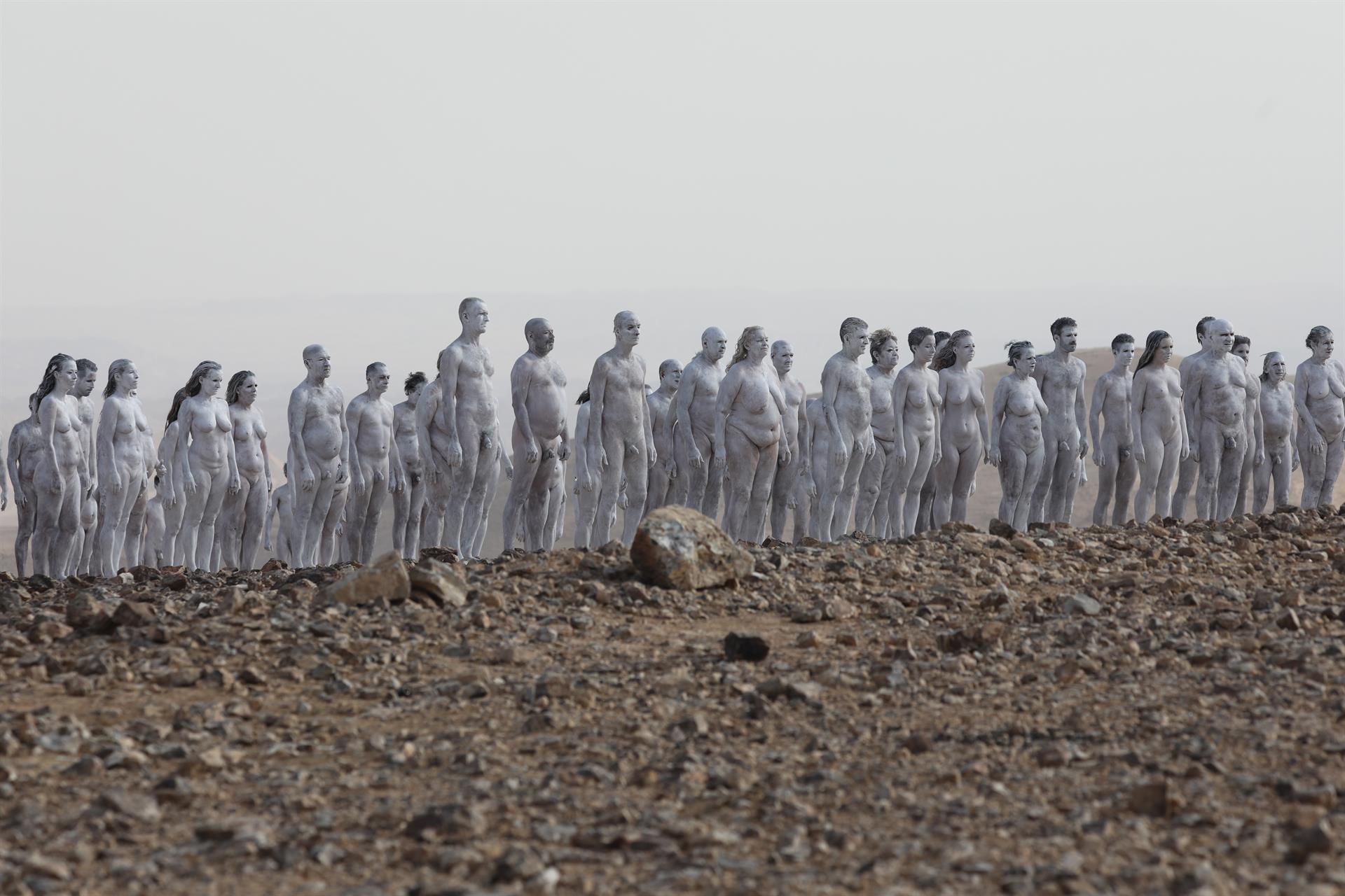 Al menos 200 personas se desnudaron para ser fotografiadas en el Mar Muerto (IMÁGENES)