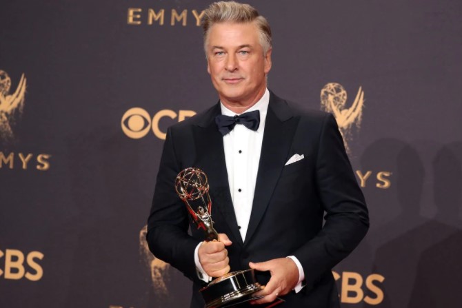 Las FOTOS que muestran la consternación de Alec Baldwin después de matar a la directora de fotografía de la película “Rust”