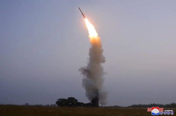 El régimen de Kim Jong-un aseguró que su nueva prueba con un misil antiaéreo fue “notable”: Crece la tensión con EEUU