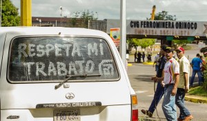Jubilados protestaron frente a la CVG en Bolívar por falta de contrato colectivo