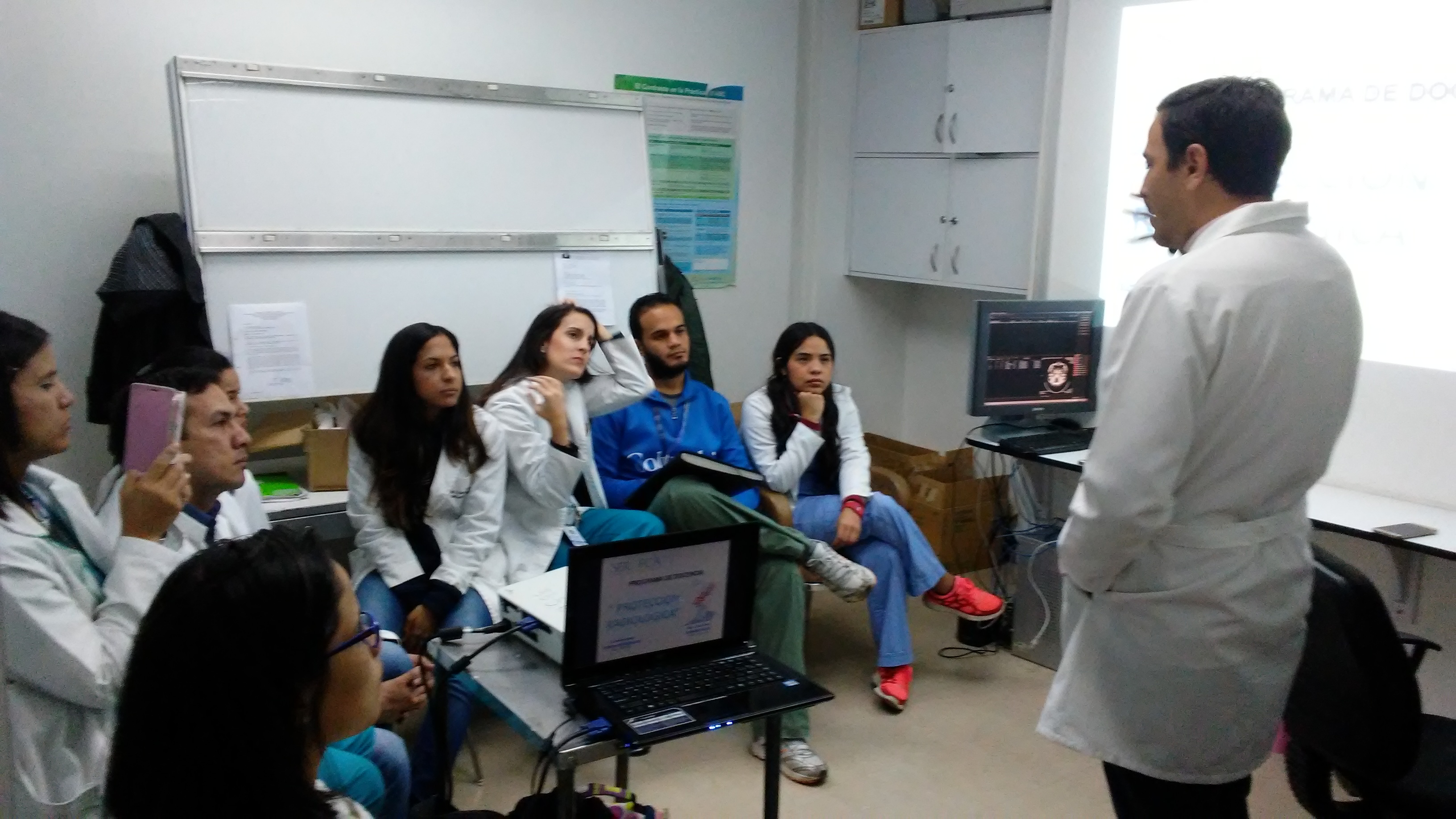 Físico médico Omar Arias: No hay un mamógrafo operativo en los hospitales venezolanos