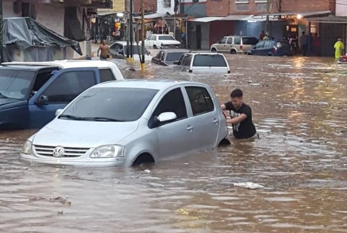 Lluvias generaron la muerte de dos personas y varios daños en el municipio Libertador de Caracas